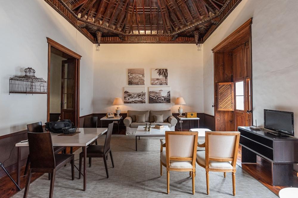 גרצ'יקו Isla Baja Suites מראה חיצוני תמונה